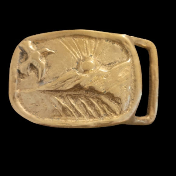 VINTAGE 1970 Bird  Sunrise Artwork Solid Brass Buckle - Picture 1 of 2